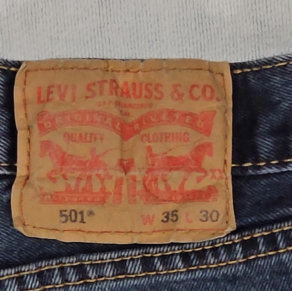 Levi's Men's 35x30. Blue Jeans - Picture 3 of 5